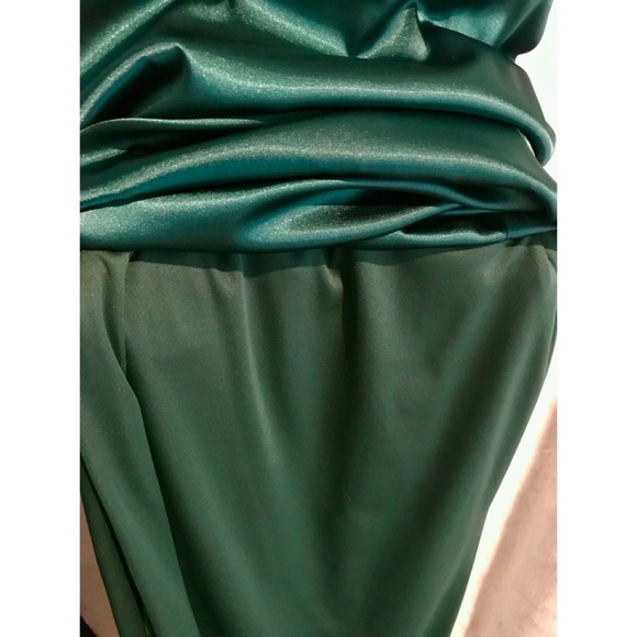 NWT Slim Strap Full-Length Trumpet Gown (Size: 8 / Color: Hunter) - Picture 8 of 13